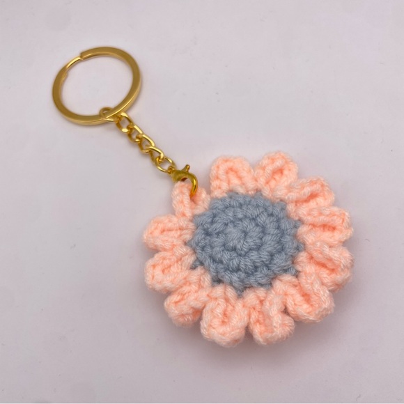 HANDMADE | Crochet Daisy | Bag Charm | Keychain | Neon Peach (Brand New!) 💘 - Picture 2 of 7